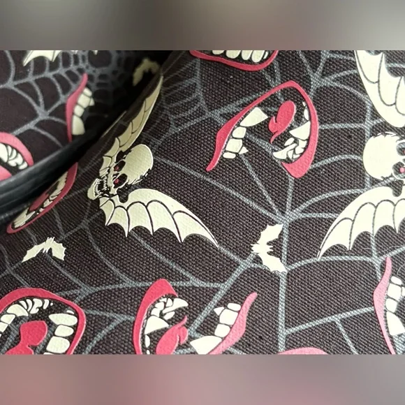 Vans Classic Slip-On Glow Frights Black Glow In The Dark Size 12 NWOT - Picture 2 of 9